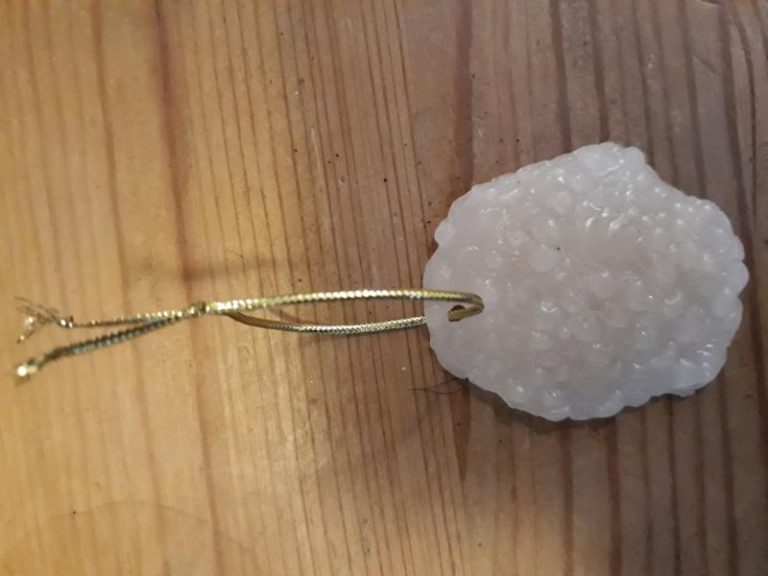 Einfacher Weihnachtsbaumschmuck aus Wachs